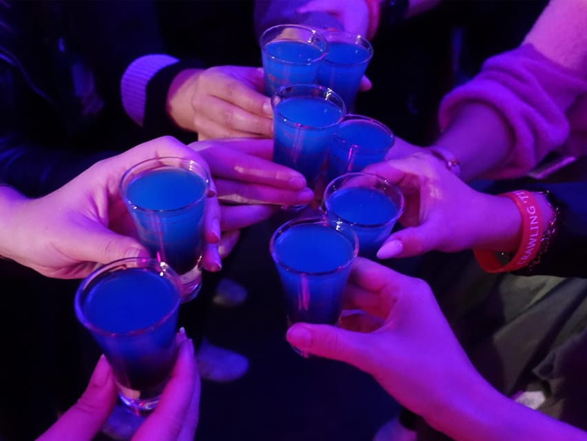 Munich: Private pub crawl with insider-guide & free shots - The Warm-Up Shot: Why That First Half Hour Matters
