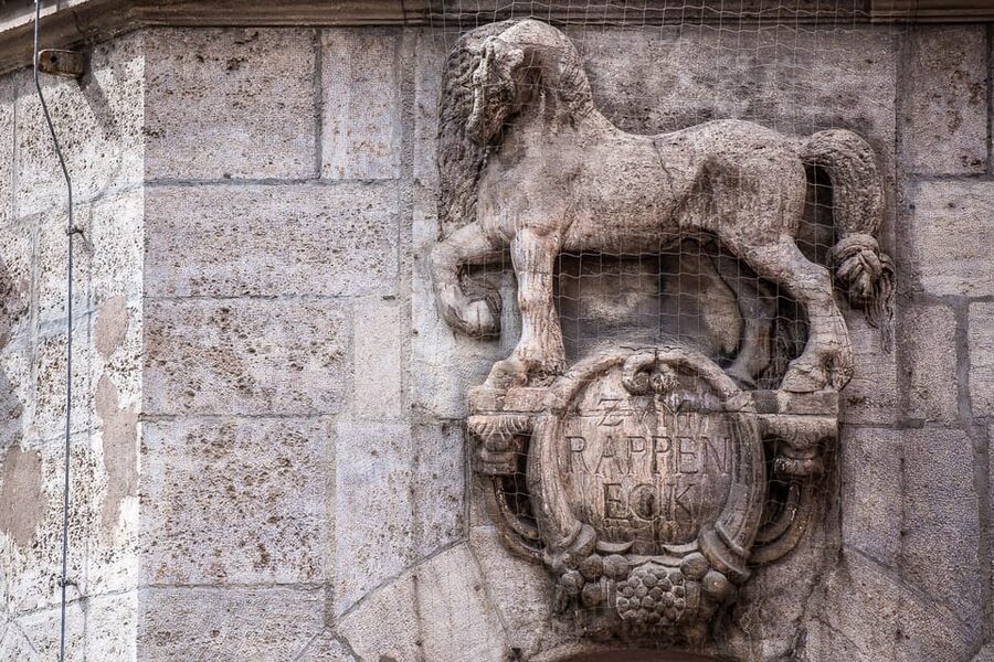 Munich: Raven Black Witches and Executioners Walking Tour - Small Gift and Real Local Delivery