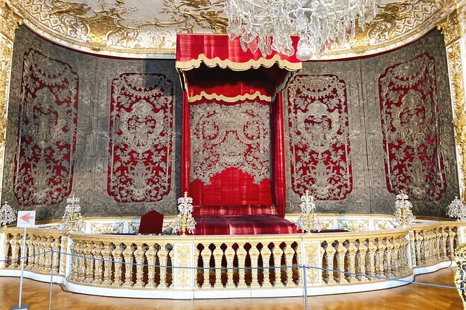 Munich Residenz Palace and Hofgarten Skip-the-line 2,5h Tour - Guides, small groups, and the kind of explanations that stick