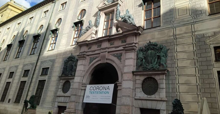Munich Residenz: Private Tour with artists and historians - What the Munich Residenz is, and why an artist guide changes it
