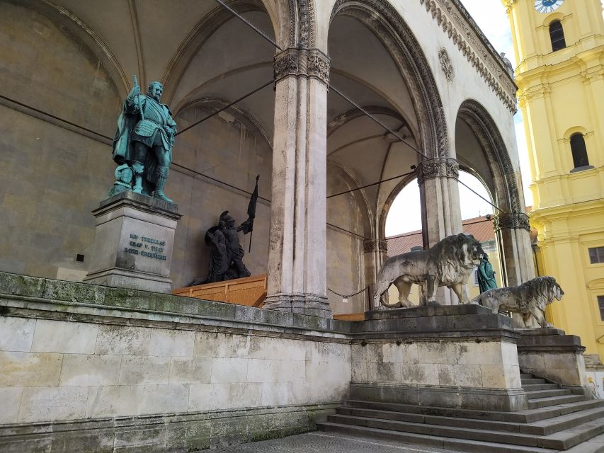 Munich Residenz: Private Tour with artists and historians - Meeting at the Residenz and what to do before you go