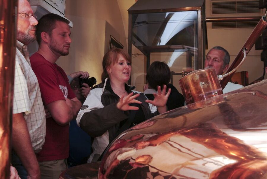 Munich's Beer Halls and Breweries: 3-Hour Guided Tour - Germany’s Old Brewing Roots and the Weissbier Lesson