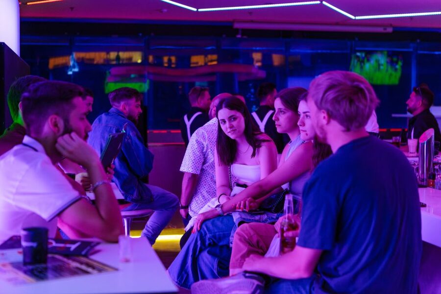 Munich's Original Pub Crawl - Where the guide helps: choosing the right spots and making it social