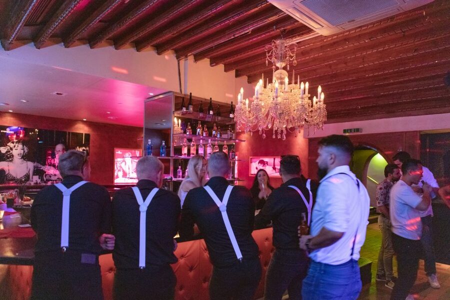 Munich's Original Pub Crawl - What to wear and bring so you do not get turned away