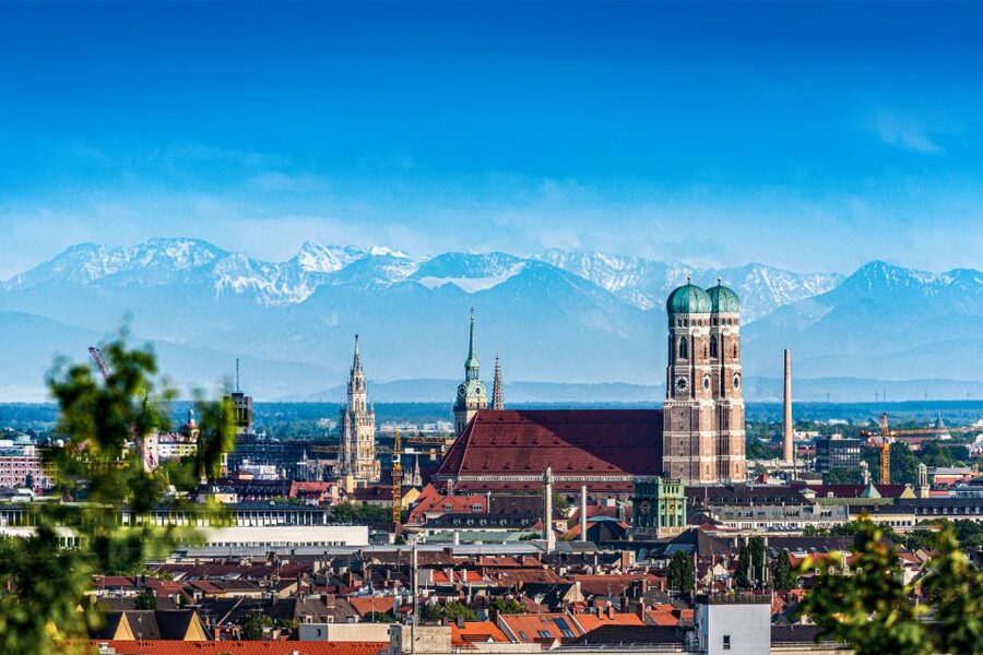 Munich: Scavenger Hunt Self-Guided Tour - Viktualienmarkt: food market energy, timed into the hunt