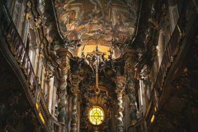 Spanish Guitar & Bach Toccata at Asamkirche