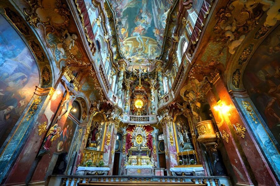 Munich: Spanish Guitar & Bach Toccata at Asamkirche - Timing and Practicalities: How to Plan Your Evening