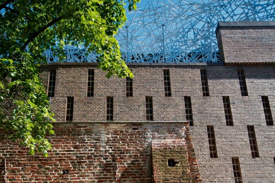 Munich: Spooky Tour of Old Town in German - The price: $26 for a German guide and a story-focused walking tour