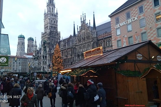 Munich - the essential walking tour - Old Town Hall: the glass-night clue and the Morienekendancer