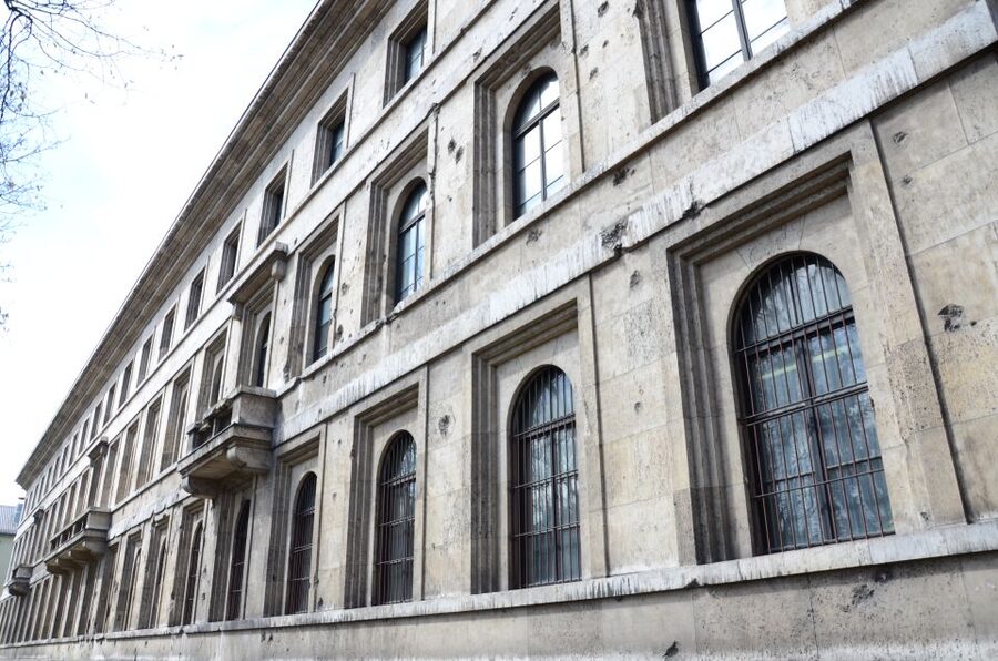 Munich: Third Reich Guided City Walking Tour - Starting at Marienplatz: getting your bearings