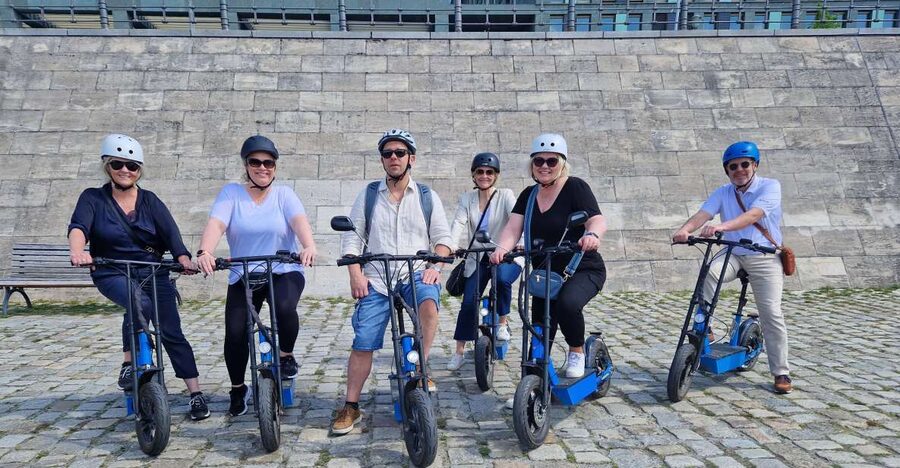 Munich: Top Sights Guided E-Scooter Tour - Hofgarten and Ludwigstrasse: formal Munich you can actually cover