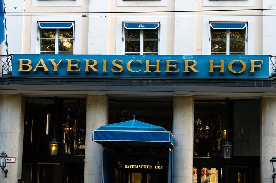 Munich: Walking tour of the old town with all your senses - Why the Old Town’s Buildings and Churches Matter Here