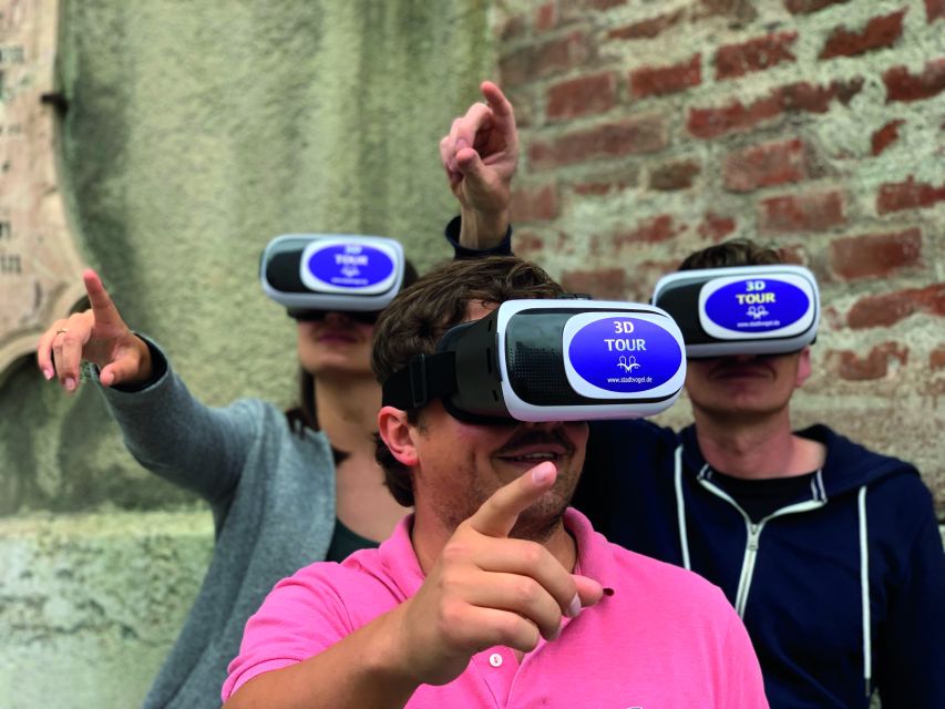 Munich: Walking Tour Old Town 3D VR Tour in GERMAN - How the 3D VR setup works with your phone