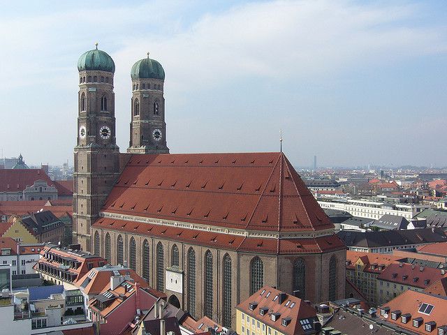 Munich: Walking Tour Old Town and Viktualienmarkt - Quick hits before you go