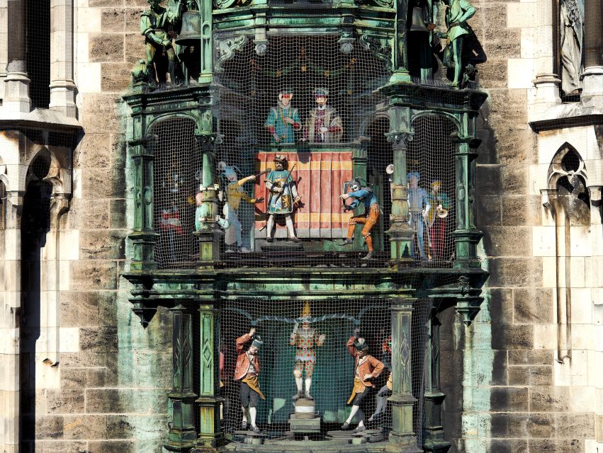 Munich: Walking Tour Old Town and Viktualienmarkt - Platzlgassen alleys: medieval charm meets modern life in a short walk