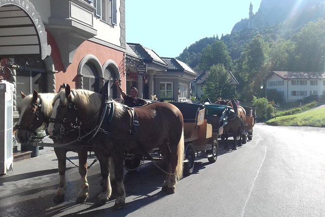 Neuschwanstein and Hohenschwangau Exclusive Skip-the-Crowds Tour - Hohenschwangau as Your Command Center for Neuschwanstein