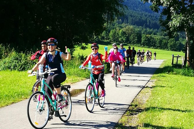 Neuschwanstein Castle by Bus Incl. Bike Ride or Hohenschwangau - Schwangau Castle Brewery, the best bike-to-lunch combo in Bavaria