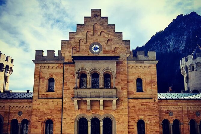 Neuschwanstein Castle, Ettal Abbey and Oberammergau Private Tour from Munich - Oberammergau’s 90-minute window, what you can actually do with it