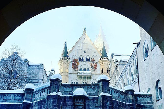 Neuschwanstein Castle Skip-the-Line Private Tour for Groups - From the Castle Foot to Hohenschwangau by Horse Carriage