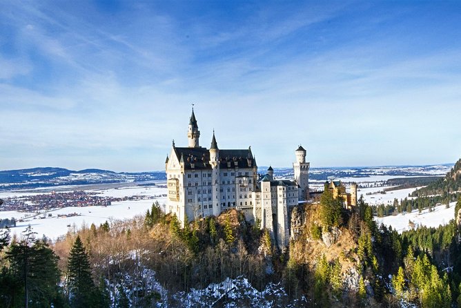 Neuschwanstein Castle Tour with Skip the Line from Hohenschwangau - Horse Carriage Down to Hohenschwangau, Plus Lake Alpsee Time