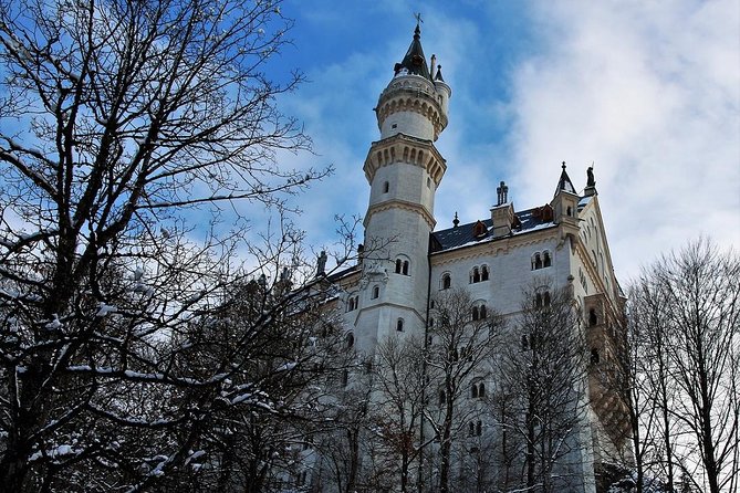 Neuschwanstein Castle Tour with Skip the Line from Hohenschwangau - Mary’s Bridge Photos, and What Happens in Winter