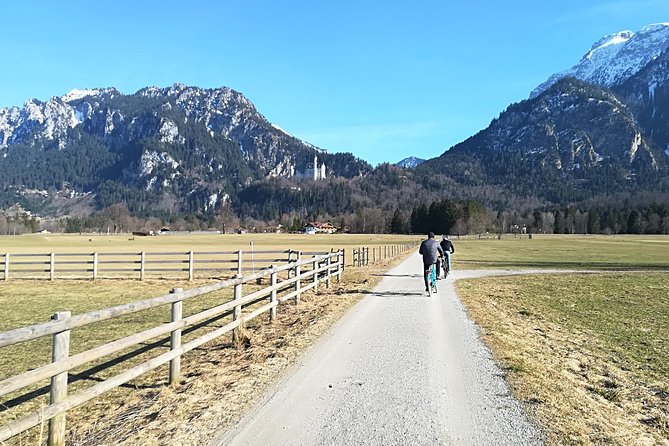 Neuschwanstein ticket+ City Bike from Fuessen - Why bike from Füssen to Neuschwanstein instead of fighting the crowds