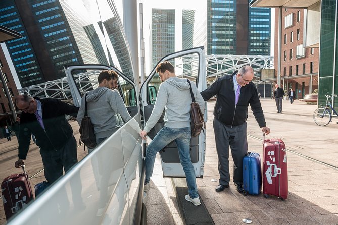 Private arrival transfer Munich Airport to Munich Hotels - Comfort Plus Professional Driving: What “Well Trained” Means For You