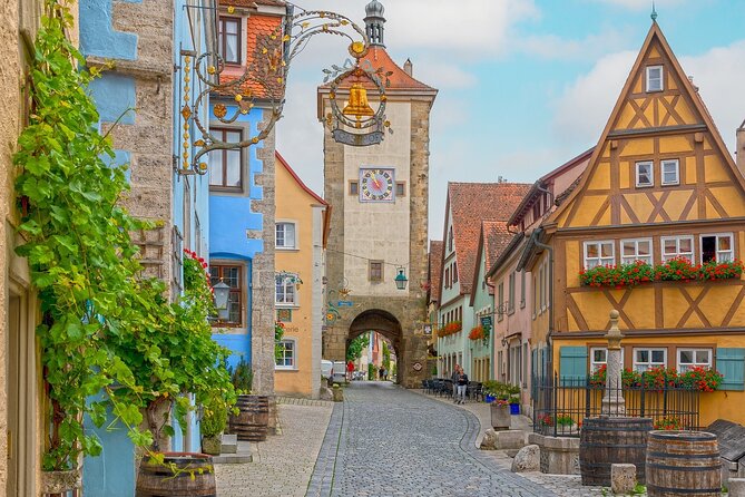 Private day trip Munich to Harburg, Dinkelsbuhl & Rothenburg - Munich pickup to door-to-door comfort: how the 11 hours are likely to feel