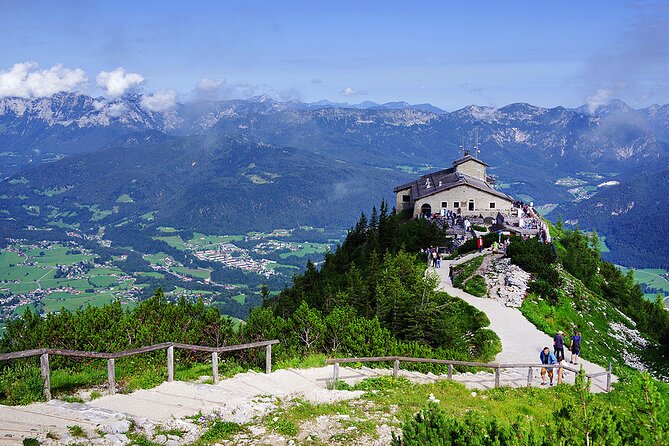 Private Eagles Nest & WWII Doku Center Tour incl. Tickets & Lunch - The drive stops that add meaning: Mount Irschenberg and Lake Chiemsee
