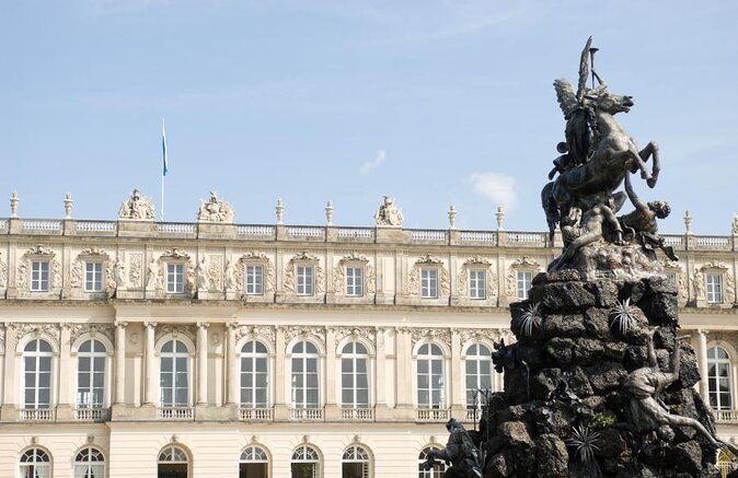 Private Herrenchiemsee Castle Tour from Munich with Cruise and Carriage Ride - Palacio grounds and the park stop: your chance to catch your breath