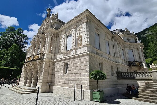 Private Linderhof Castle, Entry-Ticket - optional Toboggan Run - Inside Linderhof Palace: a 30-minute guided tour that makes the rooms make sense