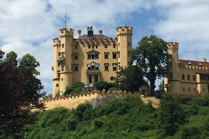 Private Neuschwanstein Castle and Brewery Tour - Schloss Neuschwanstein at priority time, and what your guide helps you notice