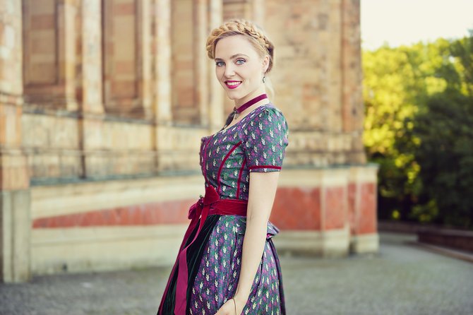 Private Photo Session outside Neuschwanstein Castle - Why this Neuschwanstein photo session feels worth it