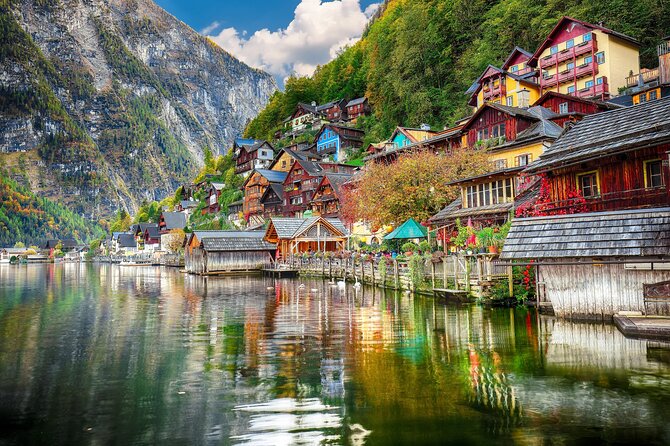 Private Tour to Hallstatt Salt Mine and Skywalk with Lunch - Riding the gondola to Hallstatt Skywalk Welterbeblick views