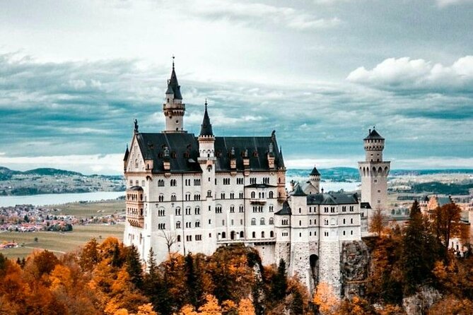 Private Tour to Neuschwanstein Castle & Linderhof from Munich - Morning pickup in Munich, then straight into castle mode