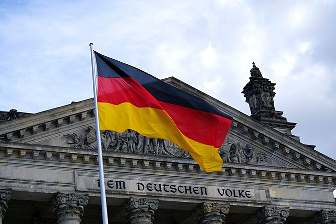 Private transfer from Munich to Vilshofen, 2 hours in Dachau - Choosing Your 2-Hour Stop, Dachau Memorial or Trausnitz Castle