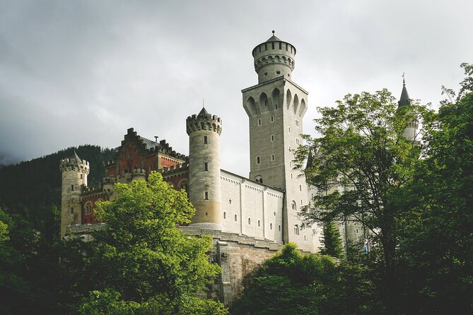 Private Van Tour to Royal Castle of Neuschwanstein from Munich - A private van day that keeps Neuschwanstein from feeling like a sprint