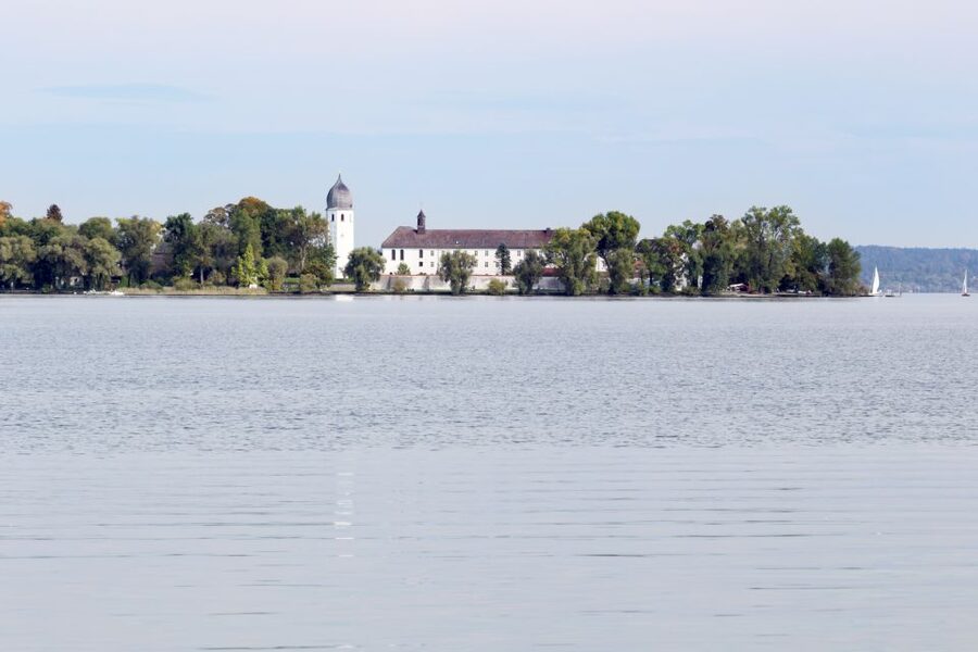 Private Van Tour to the Royal Palace of Herrenchiemsee - The Herrenchiemsee palace tour: what to focus on and why