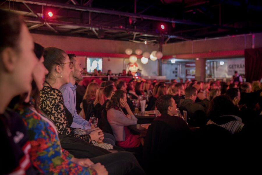 Quatsch Comedy Club München: Die Live Show - What to plan before and after the show