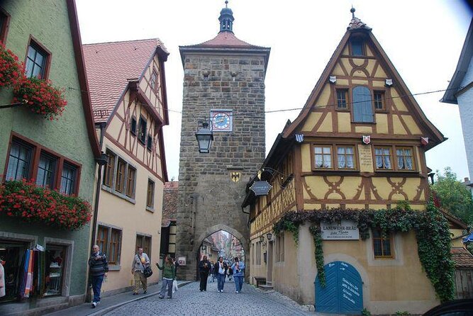 Romantic Road, Rothenburg, and Harburg Day Tour from Munich - Munich to Harburg Castle: The Day Starts Simple