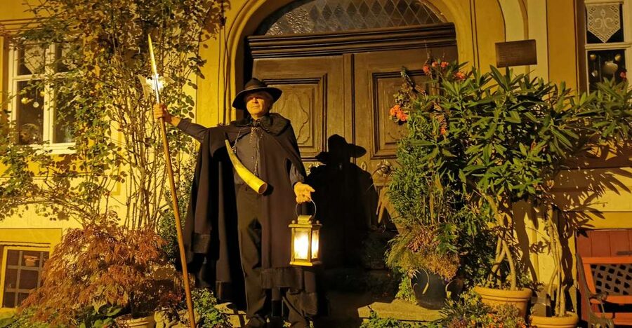 Rothenburg: Private Night Watchman Tour - St. James Church, Town Hall, and the Walls at Evening Light