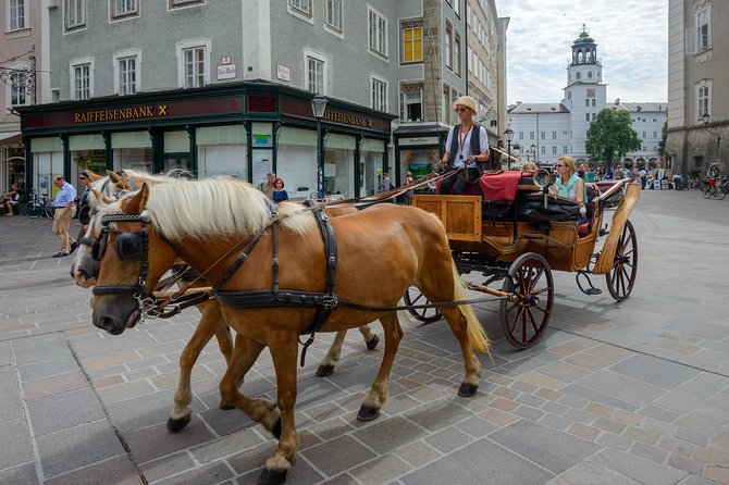 Salzburg and Lake District Day Tour from Munich - Morning start in Munich: meeting point, passports, and the 8:10 check-in