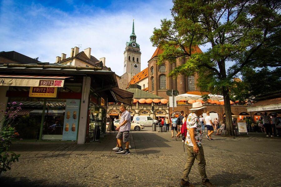 Short & sweet: Tasting the Viktualienmarkt - Marienplatz meeting point, plus how to get your bearings