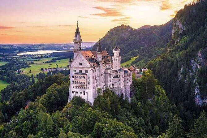 Skip the Line: Neuschwanstein Castle Private Tour From Füssen or Hohenschwangau - Mary’s Bridge photo stop: the best viewpoint, with winter reality