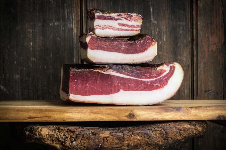 South Tyrolean specialties and wine tasting - The Marende Snack Spread: Bacon, Cheese, Kaminwurzen, and Schüttelbrot