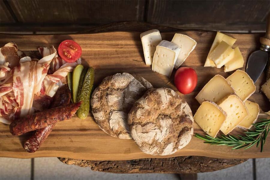 South Tyrolean specialties and wine tasting - Your 1.5-Hour Flow: From Arrival to Pour, Pair, and Finish