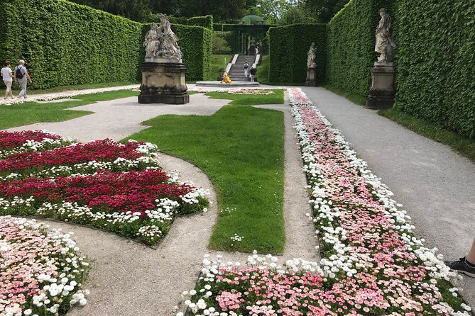 VIP Day Trip Neuschwanstein and Linderhof Castle from Munich - The Oberammergau coach drive and Lüftlmalerei facades