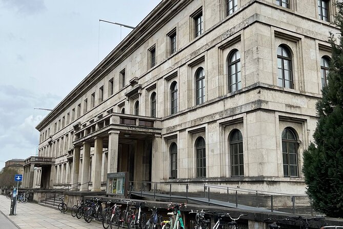 Walking Tour on Origins of Nazism in Munich - English - Stop 5: Odeonsplatz, a key square in Munich’s big picture
